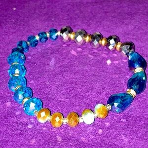 Vintage facetted glass aurora borealis bracelet